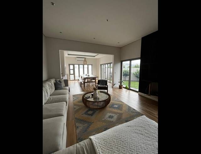 3 BEDROOM FREESTANDING FOR SALE IN SAGEWOOD